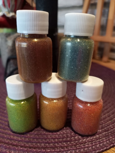 GP8 Glasperlen8 5 kleine Flaschen