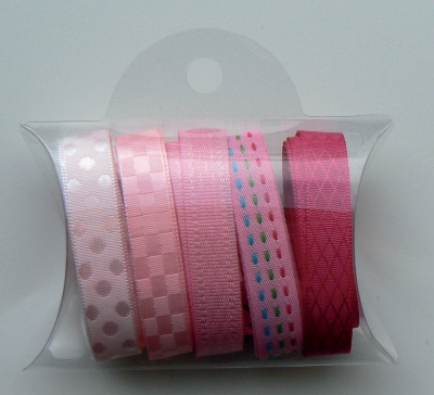 JU0834 Ribbons Pink