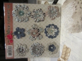 DS94305 Paper Flowers 9 Stck mit Brads