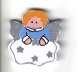 Holzengel mit silbernen Flgeln