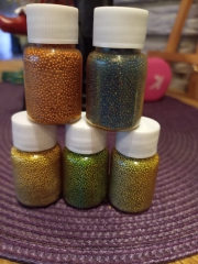 GP1 Glasperlen1 5 kleine Flaschen